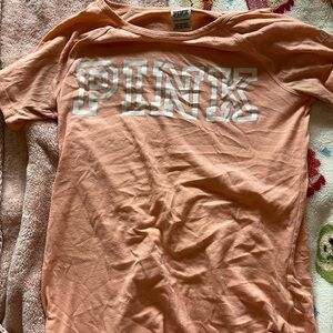 VS pink XS screen printed t-shirt